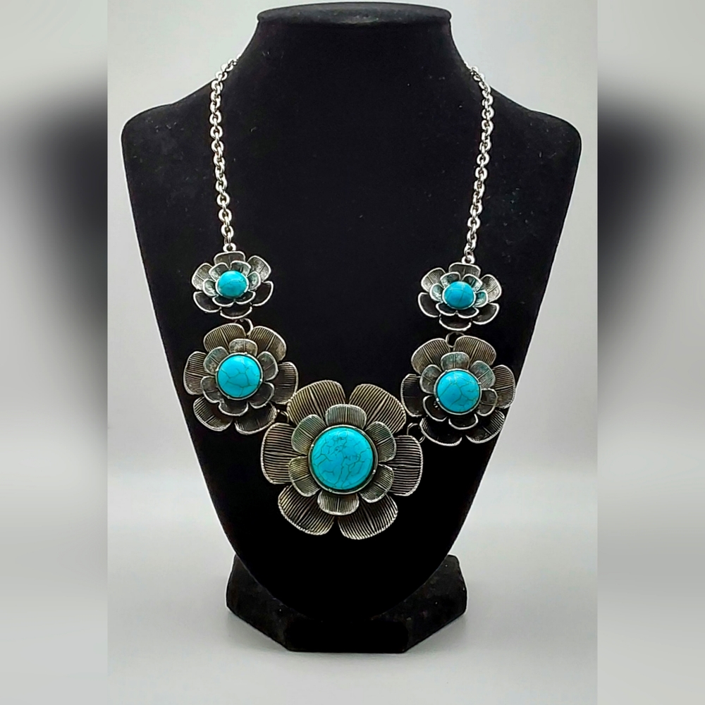 Turquoise Flower Necklace